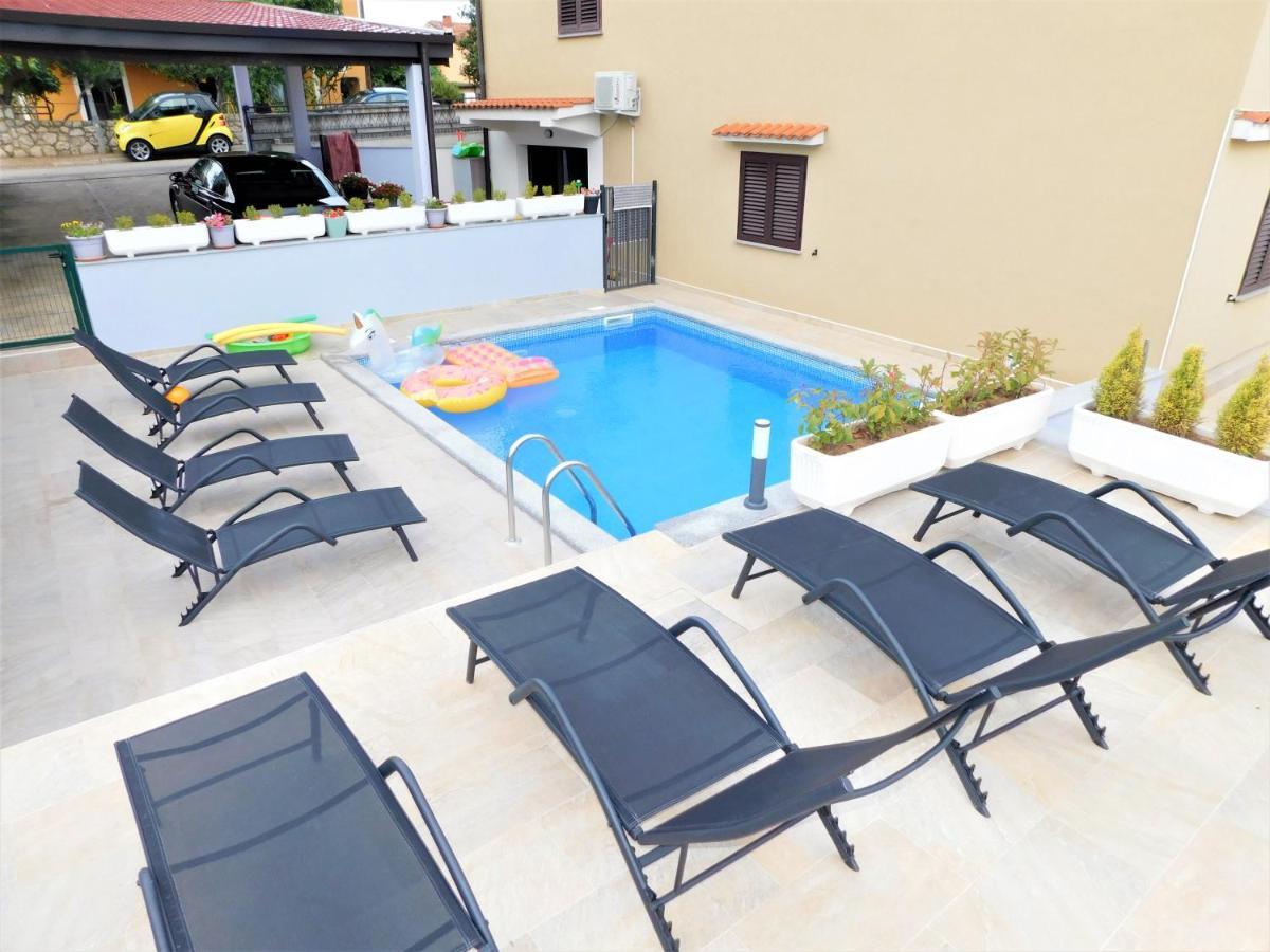 Dino With Heated Pool * Omisalj