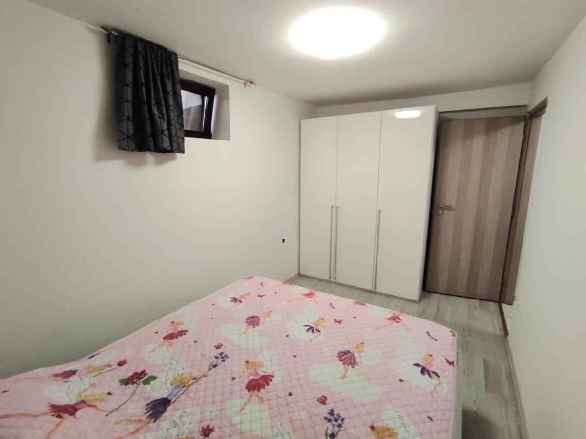Dino With Heated Pool Apartment Omisalj