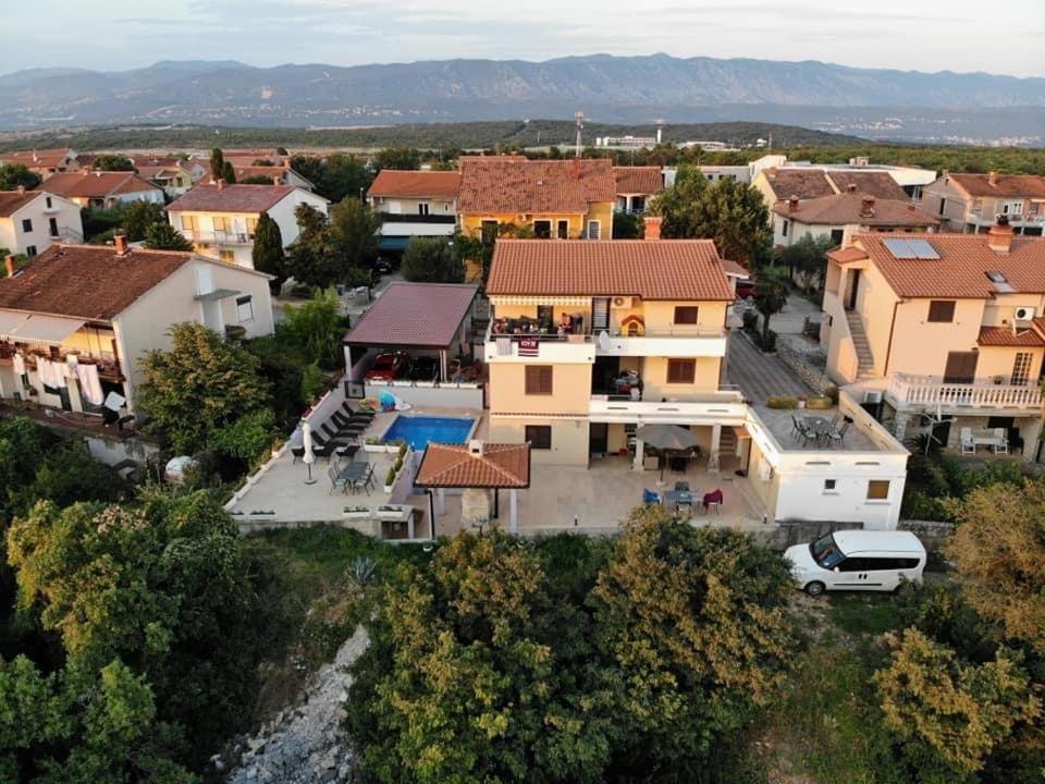 Apartament Dino With Heated Pool